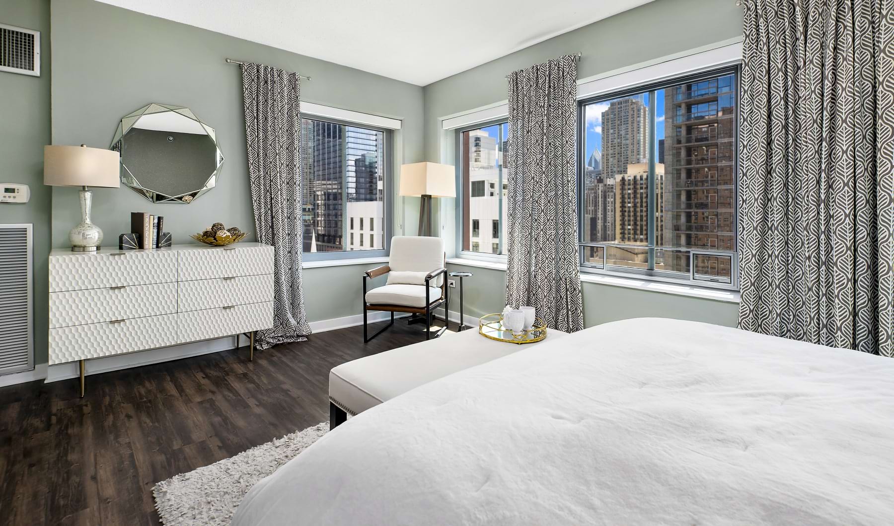 Chestnut Tower Chicago | Luxury High-Rise Apartments in Downtown Chicago
